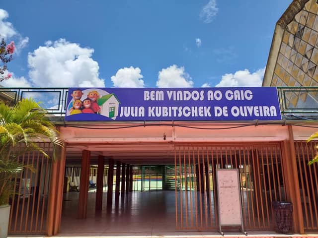 Entada da escola